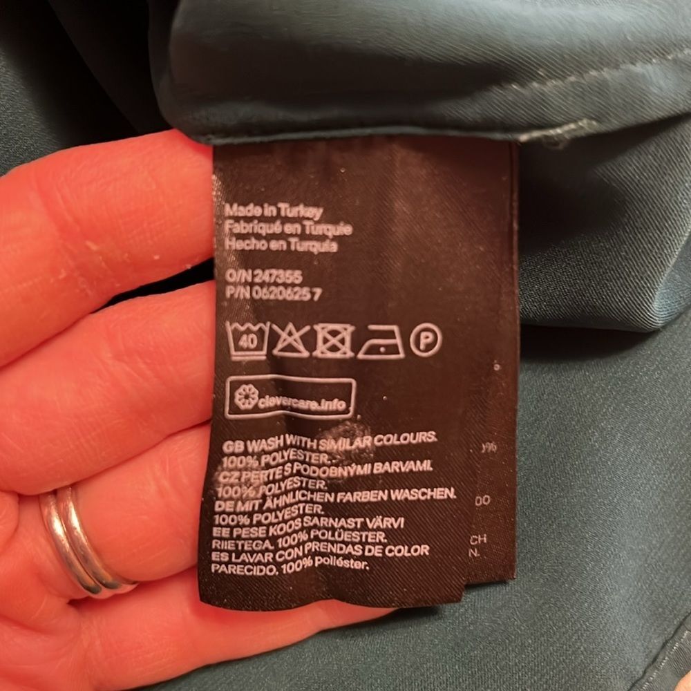 H&M Dress Blouse - Picture 4 of 4